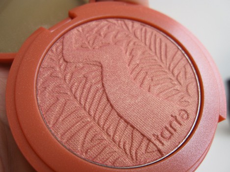 Amazonian clay 12-hour wear powder blush in Glisten