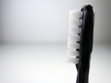 Urban Decay Urban Brow Styling Brush and Setting Gel review