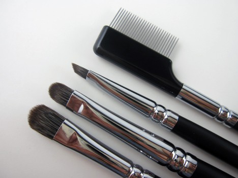 Different brush sizes with a lash or brow groomer