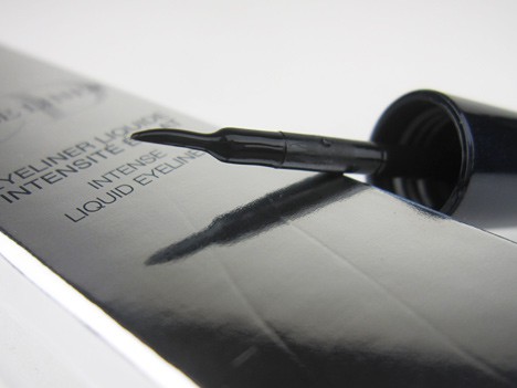 Close up image of Dior Style Liner in Noir Black