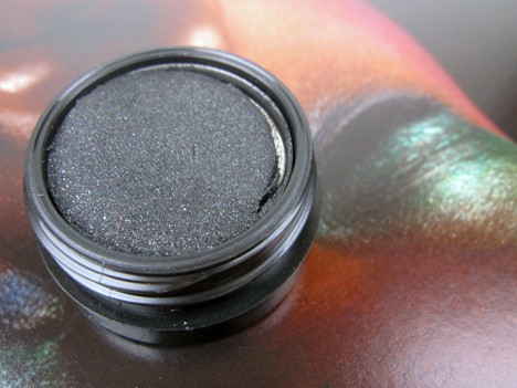 MAC Electric Cool Eye Shadow in Blacklit – review, photos & swatches