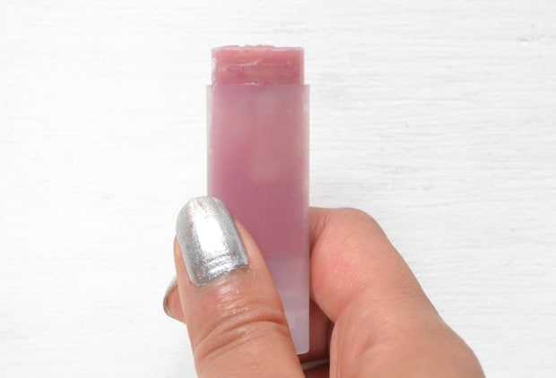 DIY-Tinted-Glossy-Lip-Balm-finished-product-11