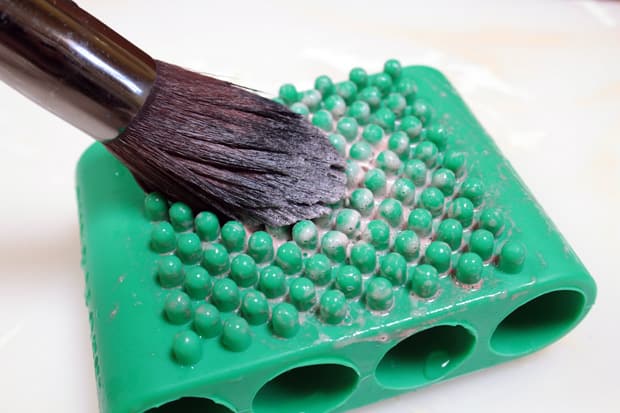washing brushes and sponges