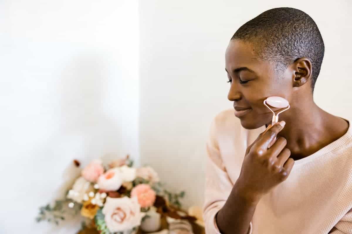 7 Benefits of Using Rose Quartz Rollers and How To Use Them