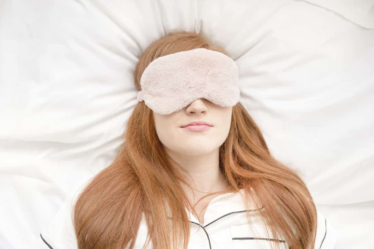 Is Mascara Bad For Your Eyelashes? Here's The Truth.