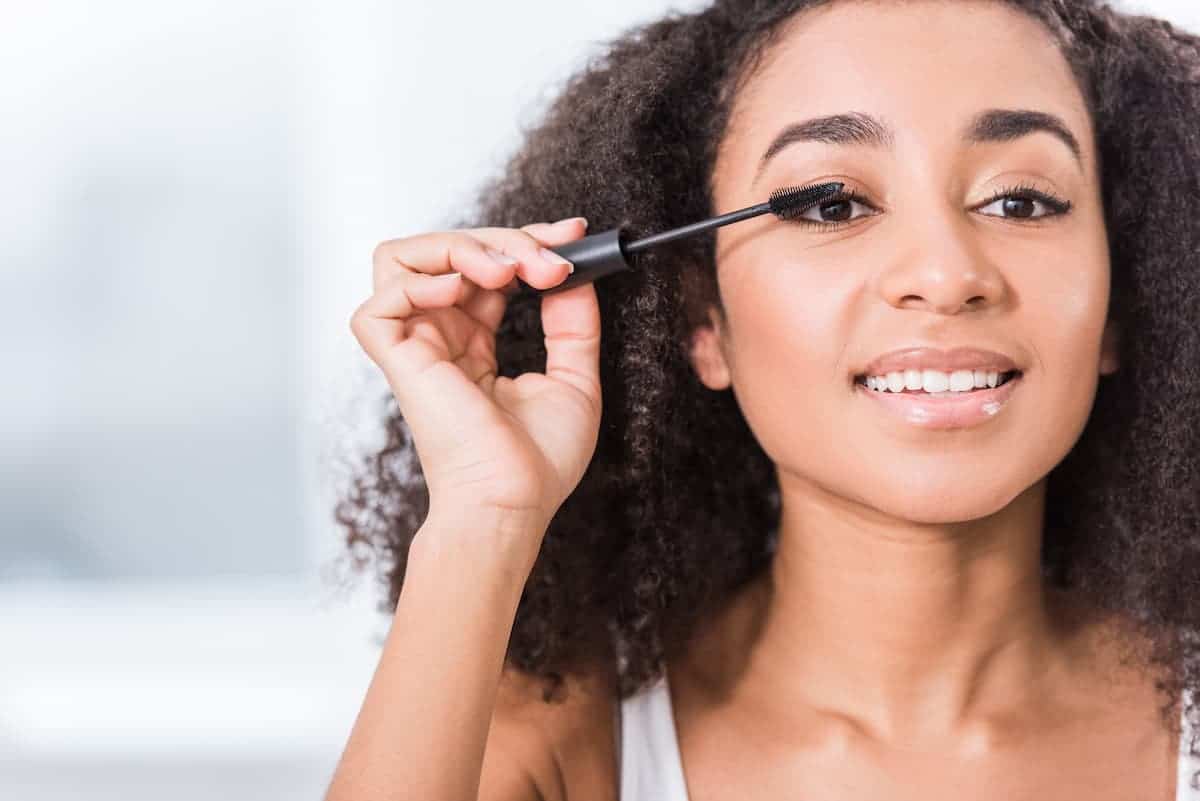 Is Mascara Bad For Your Eyelashes? Here's The Truth.