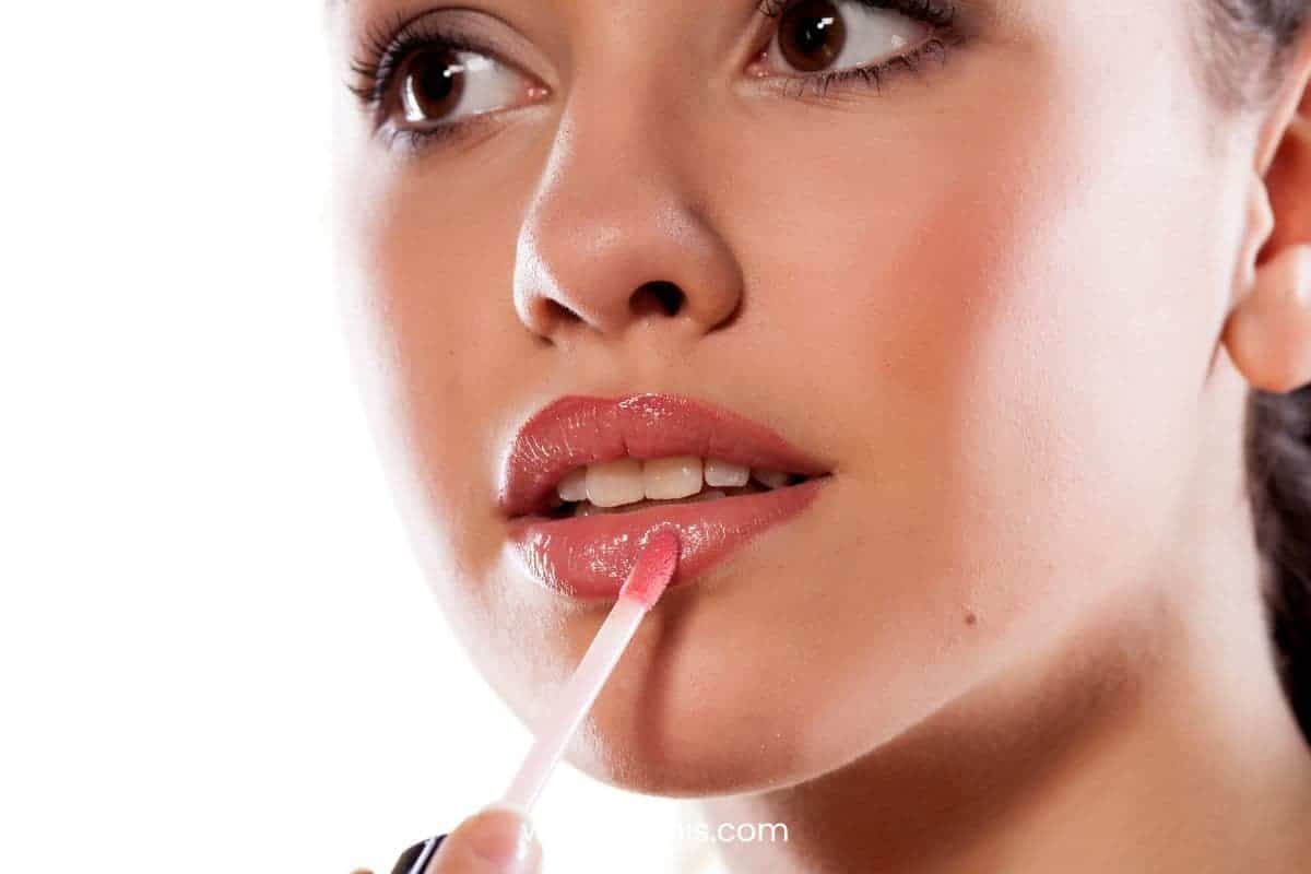 What Is Lip Gloss Made Of Ingredients + Benefits
