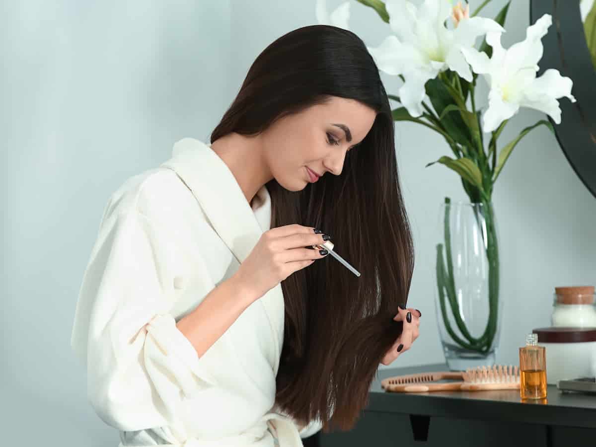 9 Top Hair Oils For Straightening You Can Try In 2024
