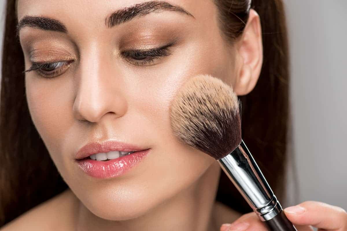 Why Your Foundation Separates + 6 Quick Fixes