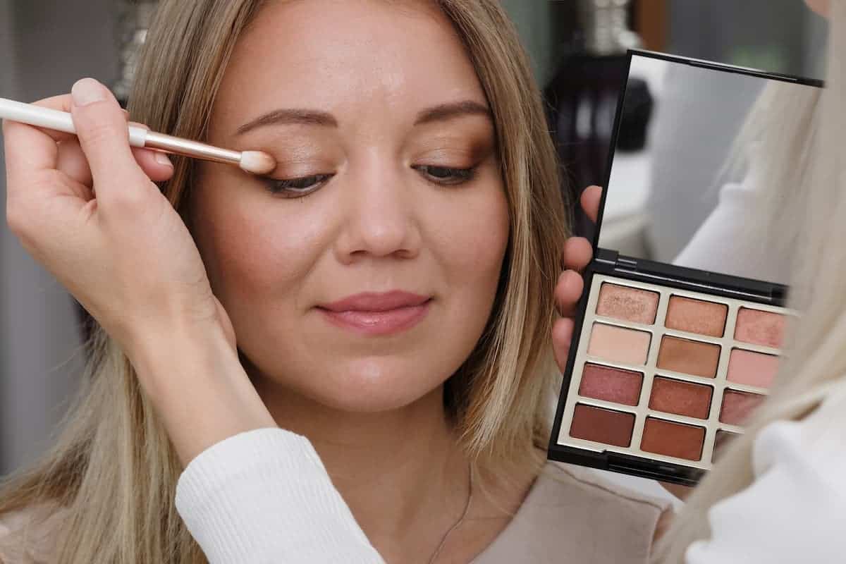 11 Top Eyeshadows for Sensitive Eyes in 2024