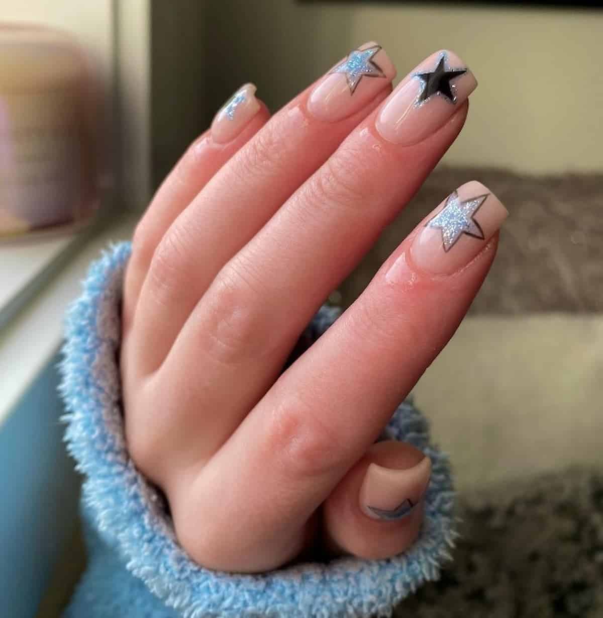 55-magical-star-nail-designs-for-2024