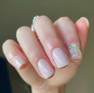 55 White Glitter Nails for a Mesmerizing Mani Any Season