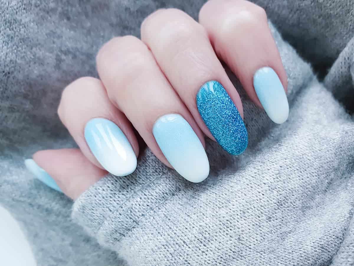 32 Blue Ombré Nails for a Cool Manicure