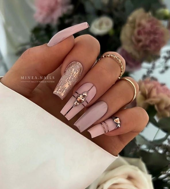 Short and Chic: 30 Classy Nail Designs for Short Nails | Art and Design
