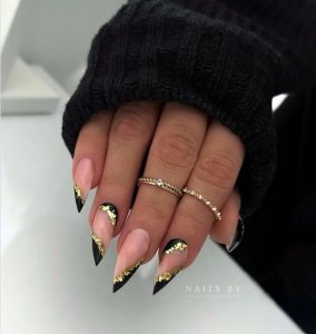 35 Short Stiletto Nails With Classy and Trendy Designs
