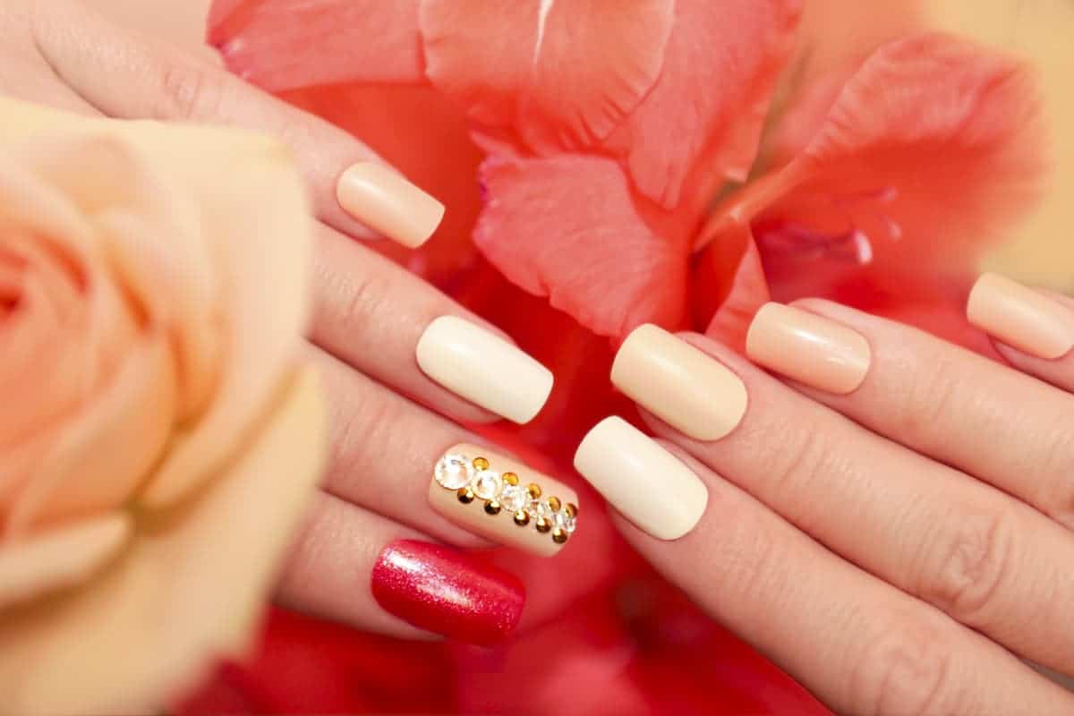 Wide Nail Beds What They Are + The Top Nail Shapes For Them