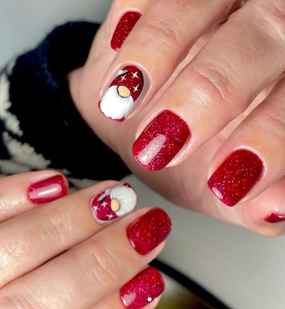 14 Fabulously Easy Christmas Nail Ideas to Try