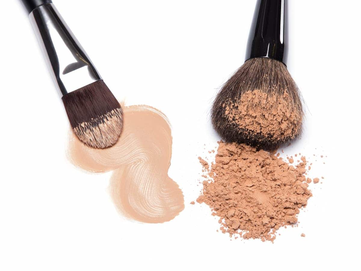 Powder vs. Liquid Foundation: Which Is Right for You?