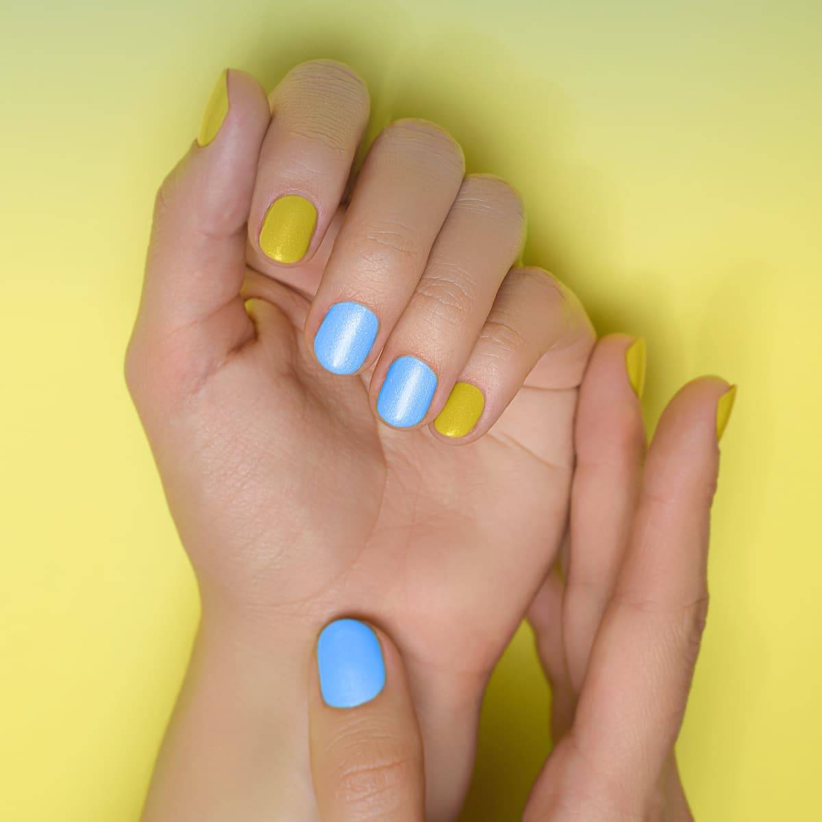 53 Fresh and Fab Yellow and Blue Nails You’ll Love!