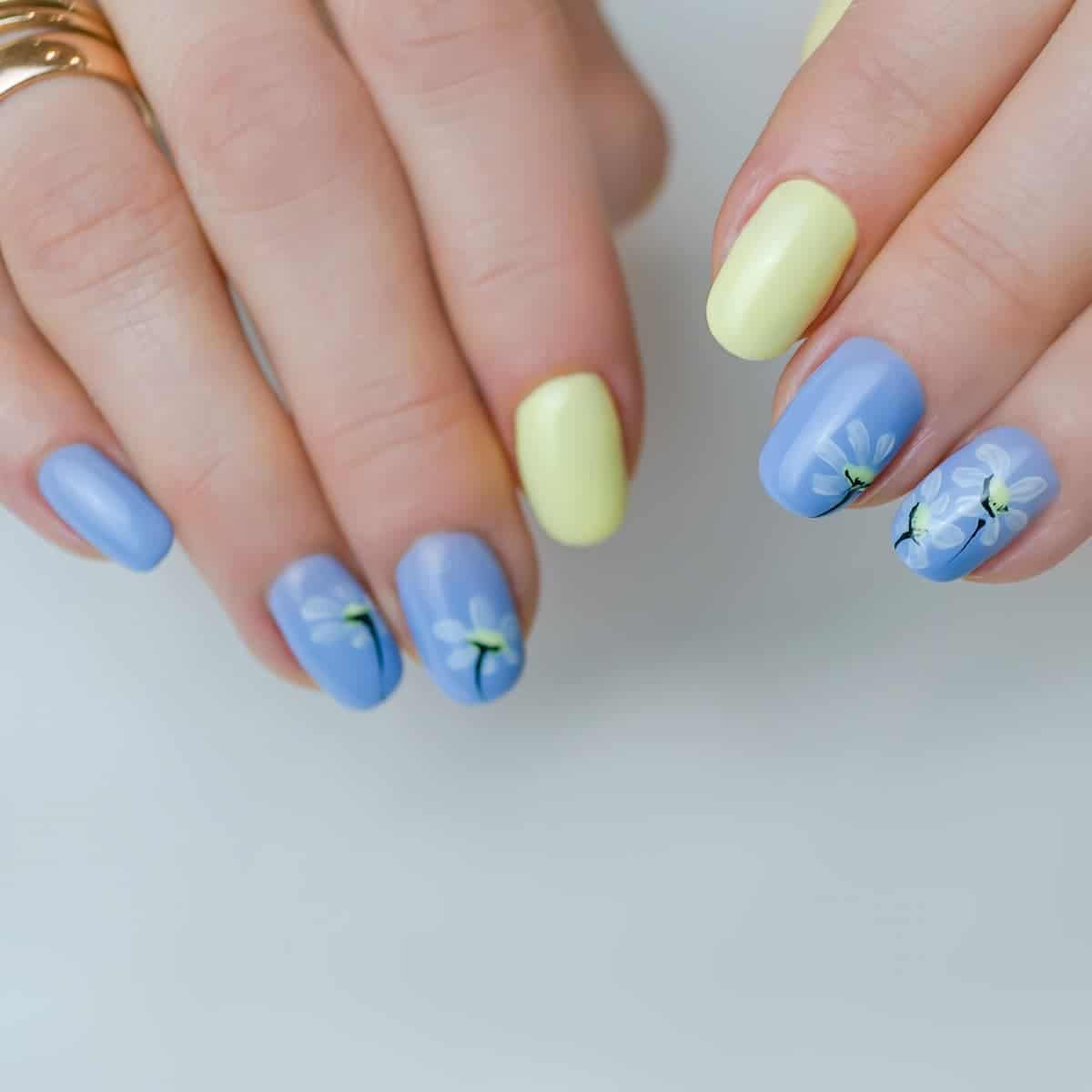 53 Fresh and Fab Yellow and Blue Nails You’ll Love!