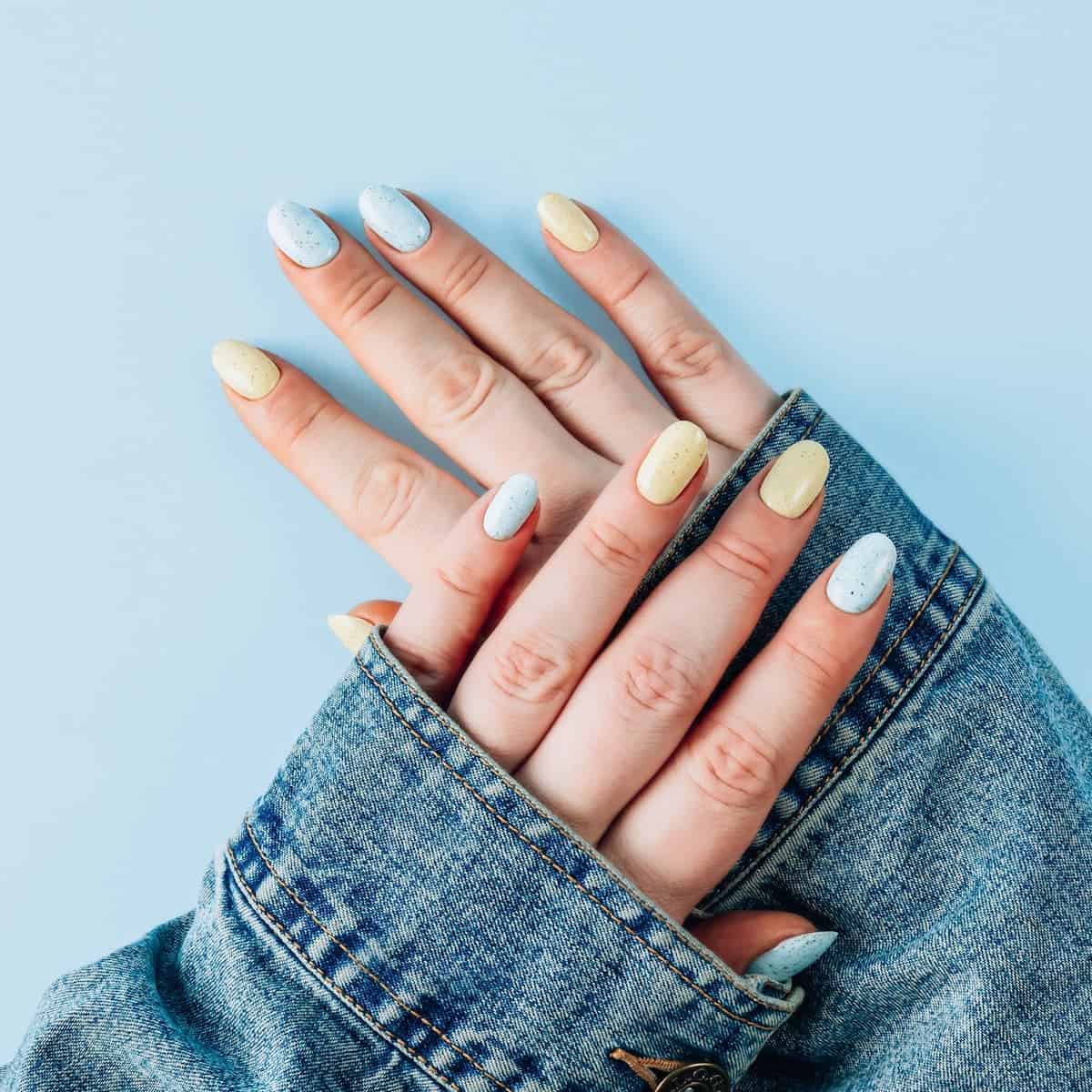 53 Fresh and Fab Yellow and Blue Nails You’ll Love!