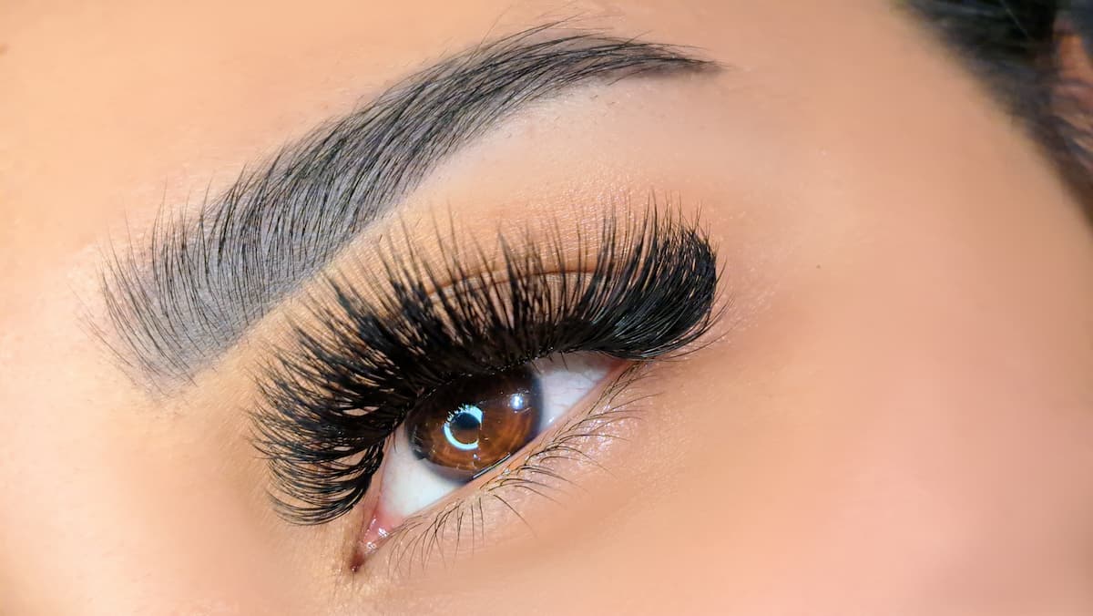 Russian Volume Lashes: Types, Styles, Steps, and More