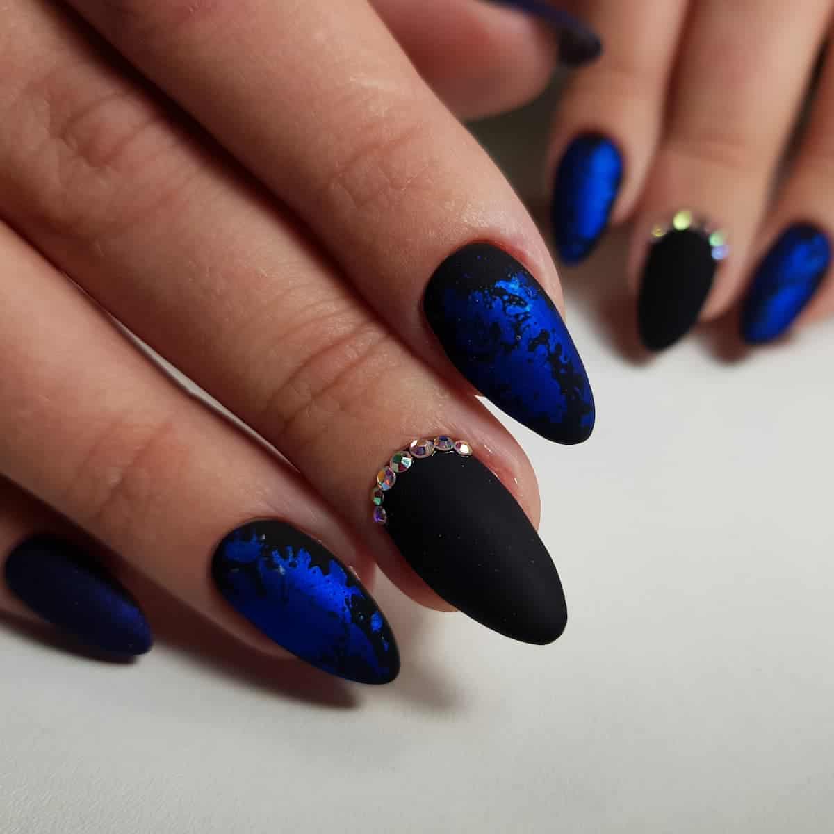 29 Top Black and Blue Nails for an Enchanting Mani