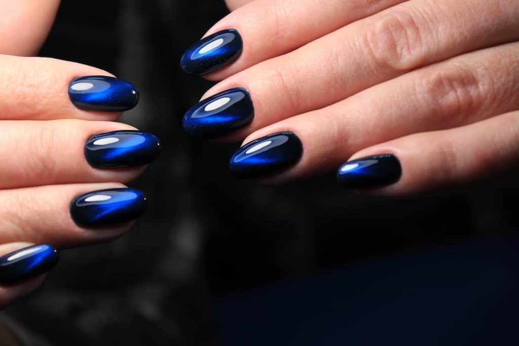 Black Nail Art Silver Blue Glitter - YouTube