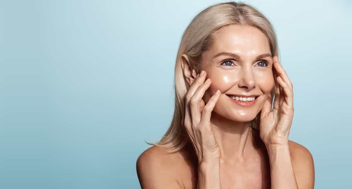 15 Top Makeup Primers for Mature Skin for That Perfect Prep