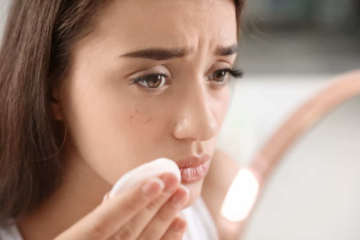 How To Safely Remove Eyelash Extensions at Home