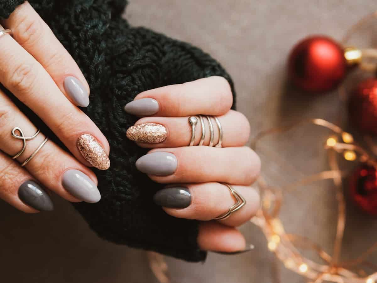 47 December Nails To Wear for the Upcoming Holidays